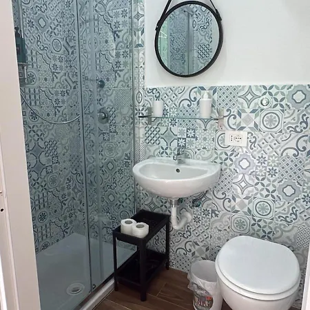 Tonic Oda ve Kahvaltı 3*