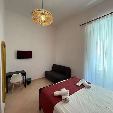 Oda ve Kahvaltı Tonic Napoli