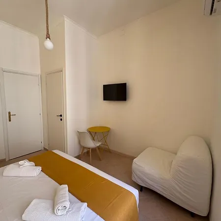 Tonic Oda ve Kahvaltı Napoli