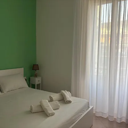 Oda ve Kahvaltı Tonic Napoli